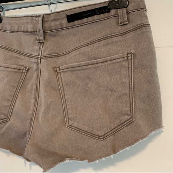 Celebrity Gold | Cut Off Shorts - Picture 7 of 11